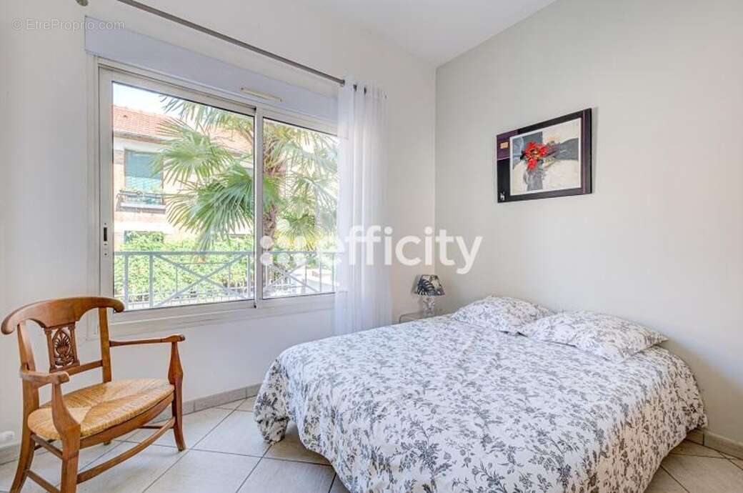 Maison à ISSY-LES-MOULINEAUX