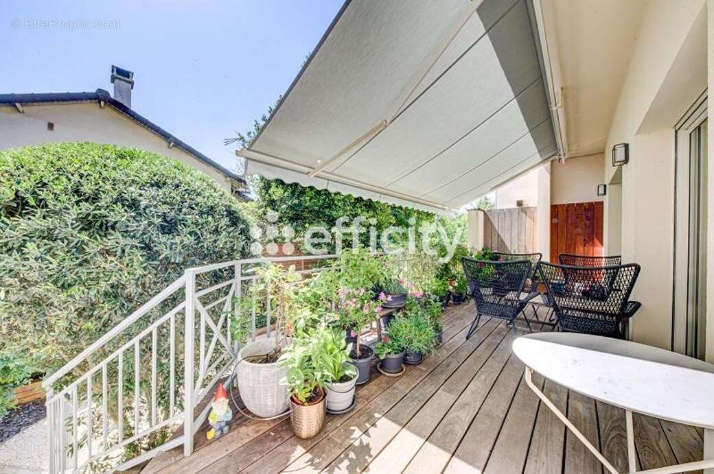 Maison à ISSY-LES-MOULINEAUX