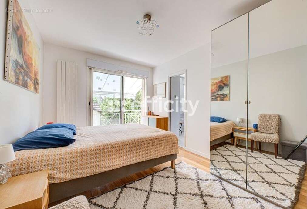 Maison à ISSY-LES-MOULINEAUX