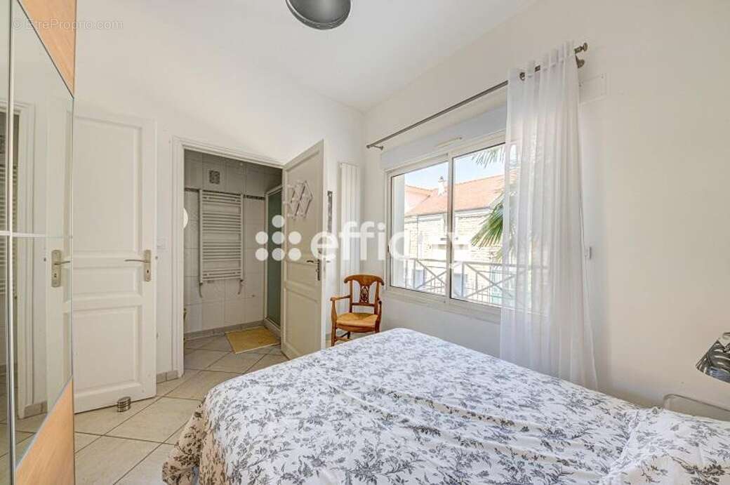 Maison à ISSY-LES-MOULINEAUX