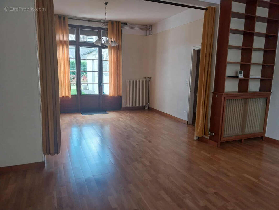 Maison à NEUFCHATEL-EN-BRAY