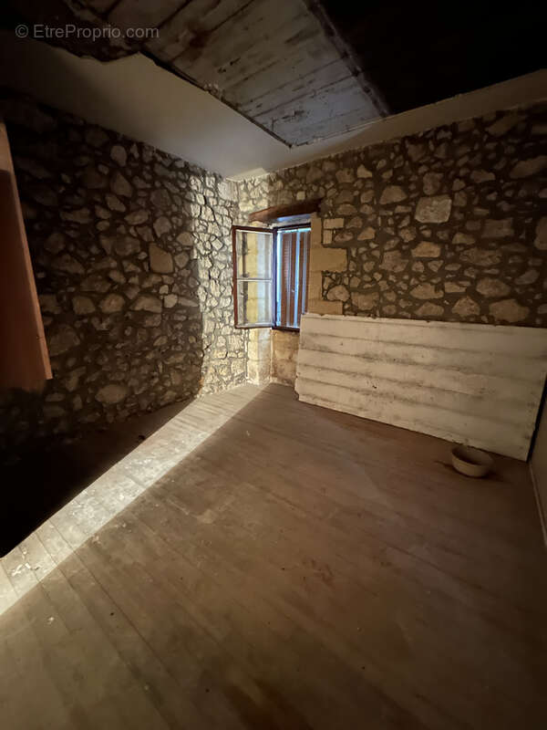 Maison à SAINT-CAPRAIS-DE-BORDEAUX