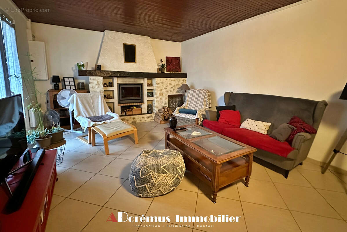 Maison à SAINT-CAPRAIS-DE-BORDEAUX