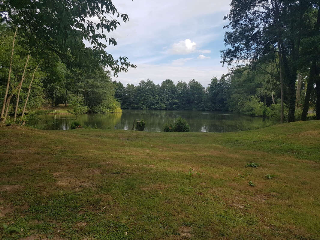 Autre à SAINT-LEGER-EN-BRAY