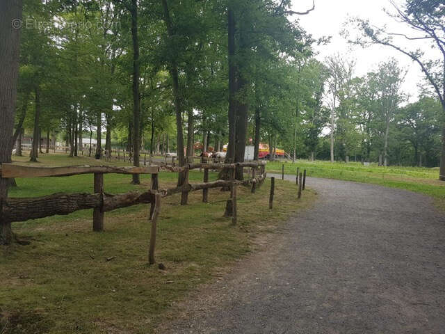 Autre à SAINT-LEGER-EN-BRAY