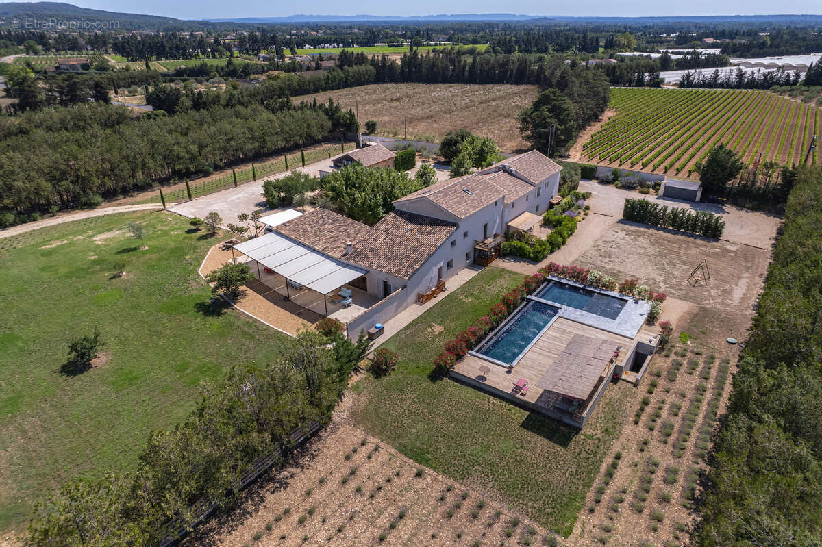 Maison à PERNES-LES-FONTAINES