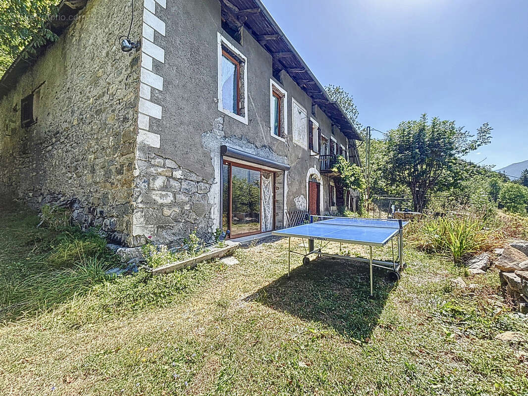 Maison à MEOLANS-REVEL