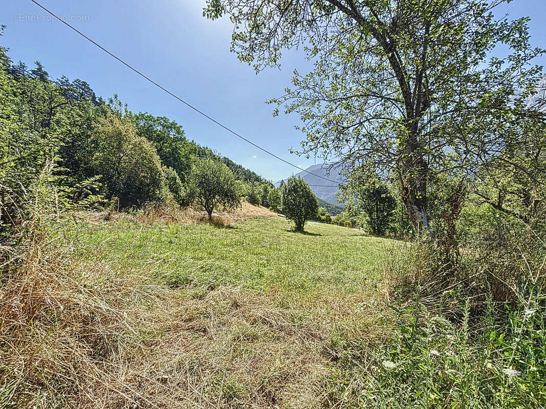 Maison à MEOLANS-REVEL