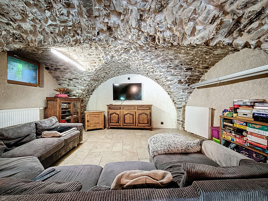 Maison à MEOLANS-REVEL