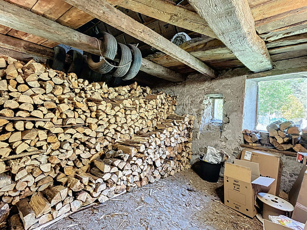 Maison à MEOLANS-REVEL