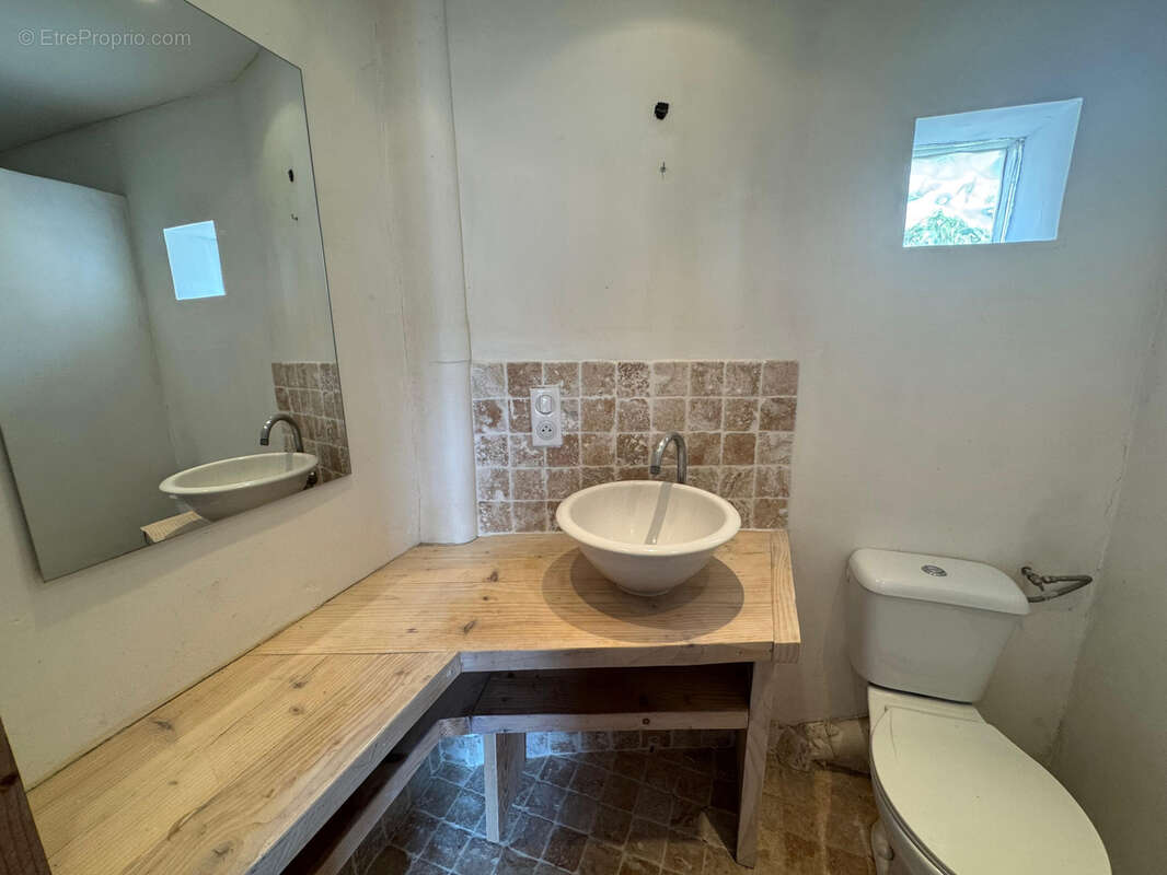 Maison à SAINT-QUENTIN-LA-POTERIE