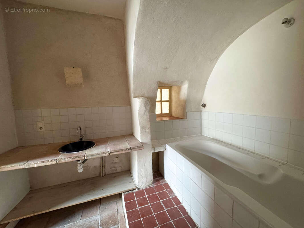 Maison à SAINT-QUENTIN-LA-POTERIE