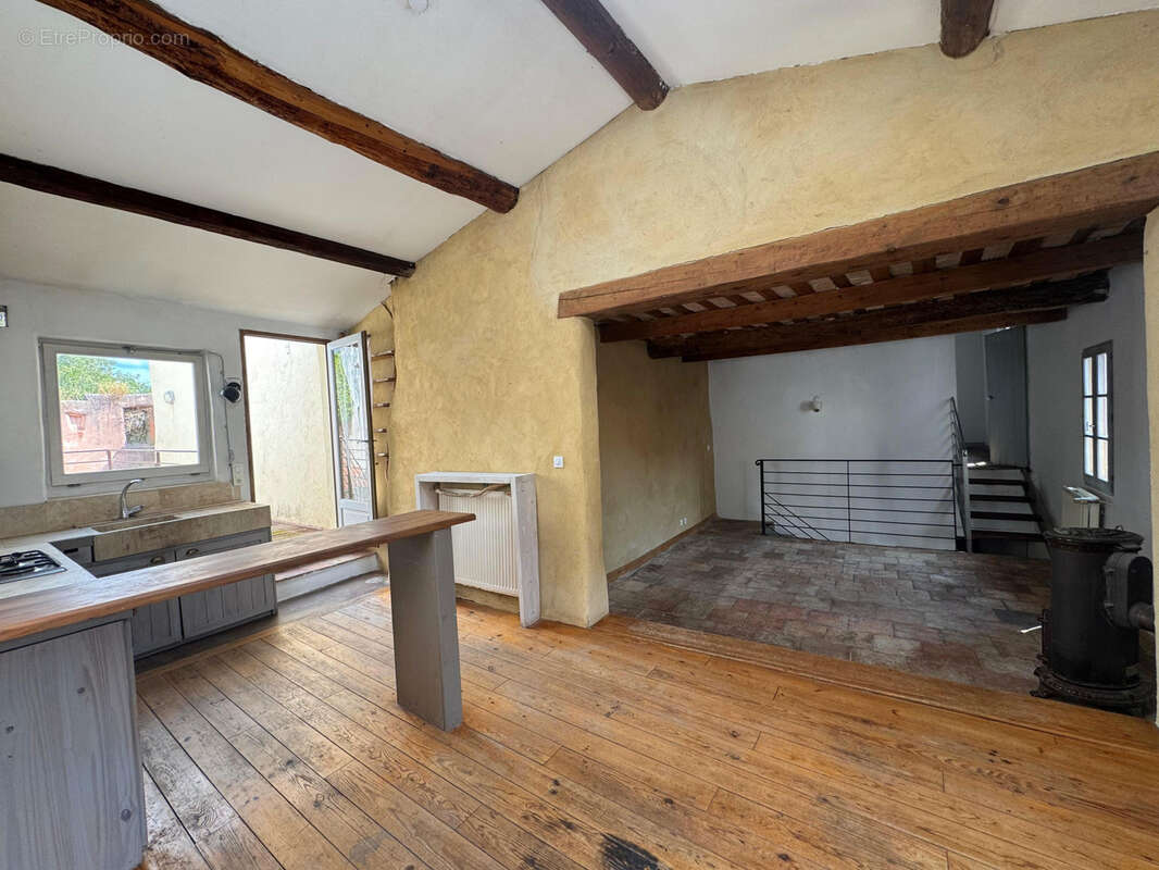 Maison à SAINT-QUENTIN-LA-POTERIE