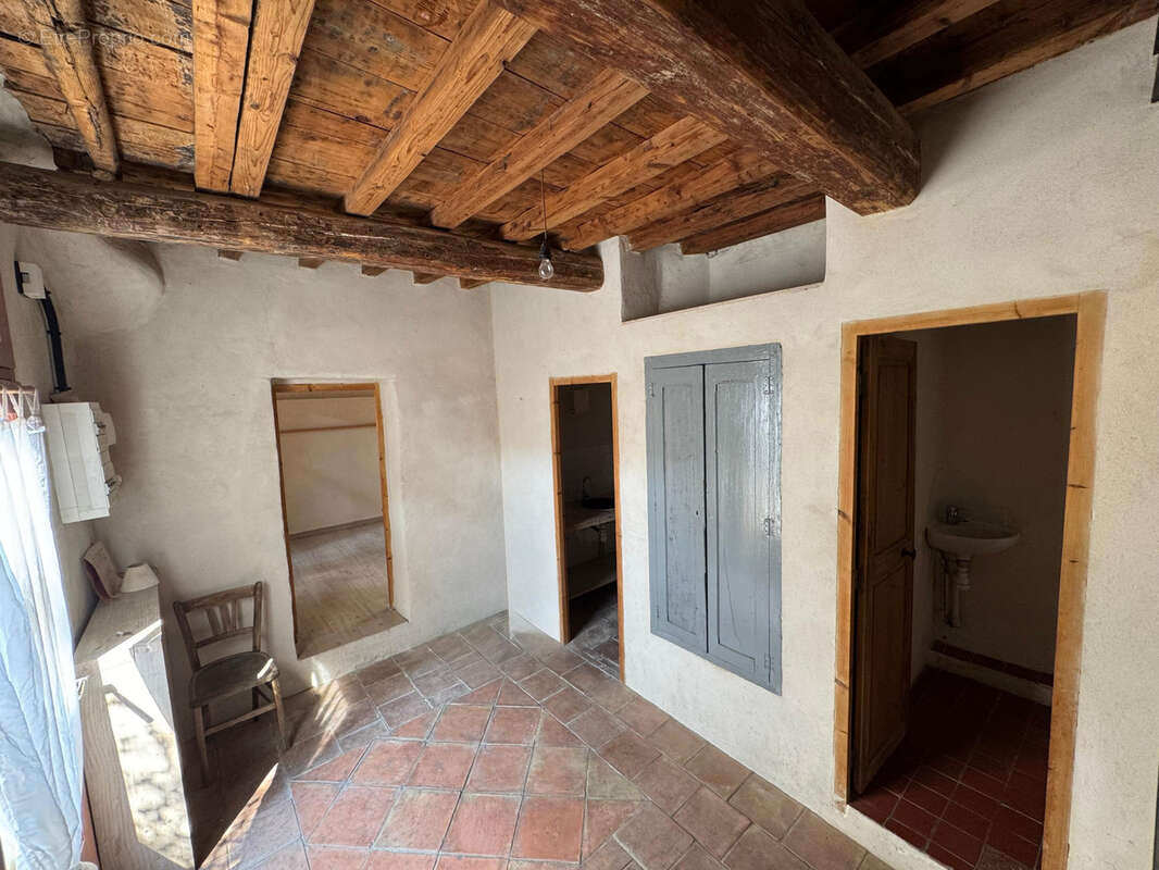 Maison à SAINT-QUENTIN-LA-POTERIE