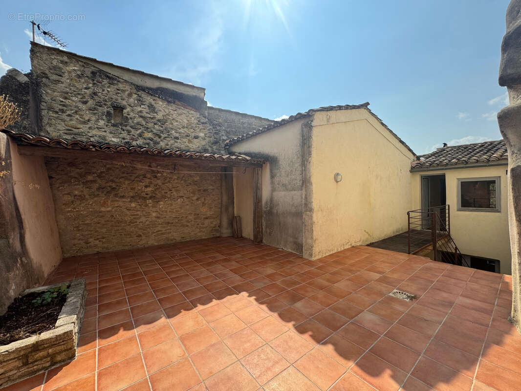 Maison à SAINT-QUENTIN-LA-POTERIE