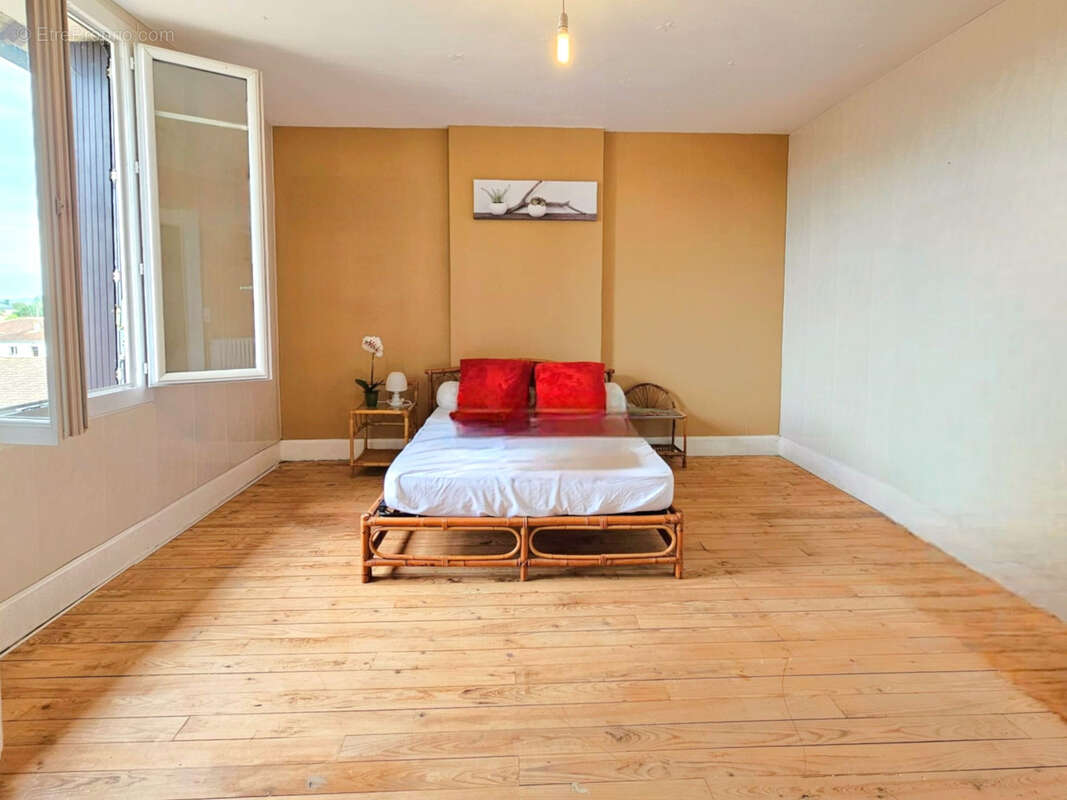 Maison à SAINTE-LIVRADE-SUR-LOT