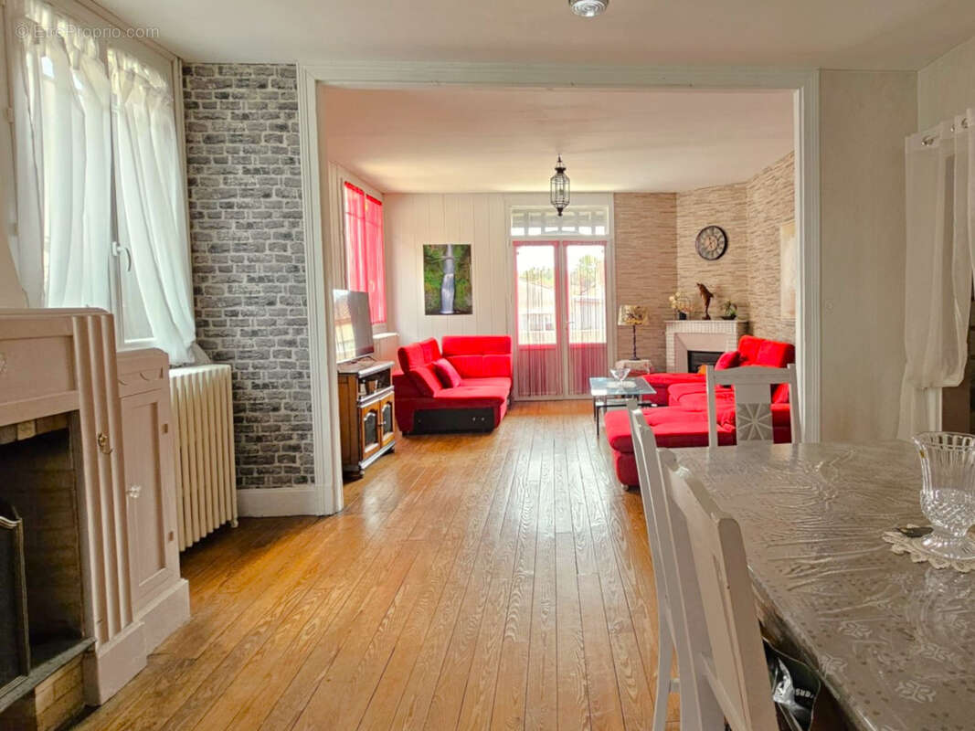 Maison à SAINTE-LIVRADE-SUR-LOT