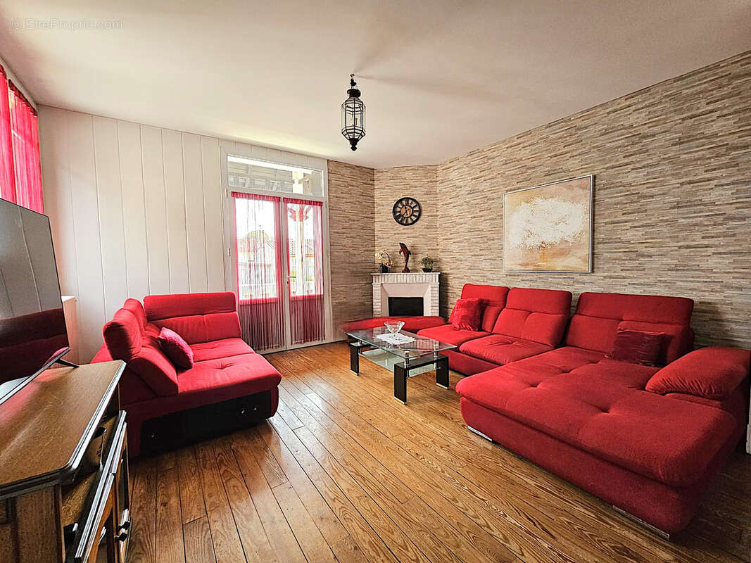 Maison à SAINTE-LIVRADE-SUR-LOT