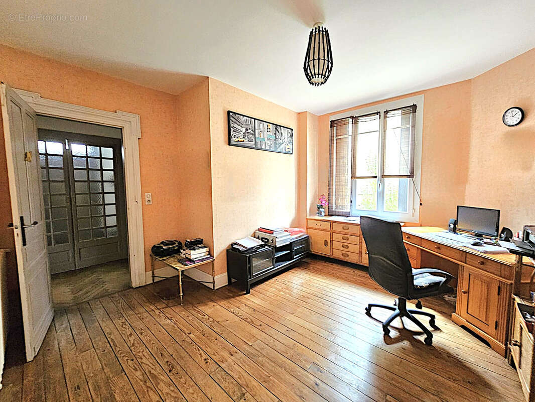 Maison à SAINTE-LIVRADE-SUR-LOT