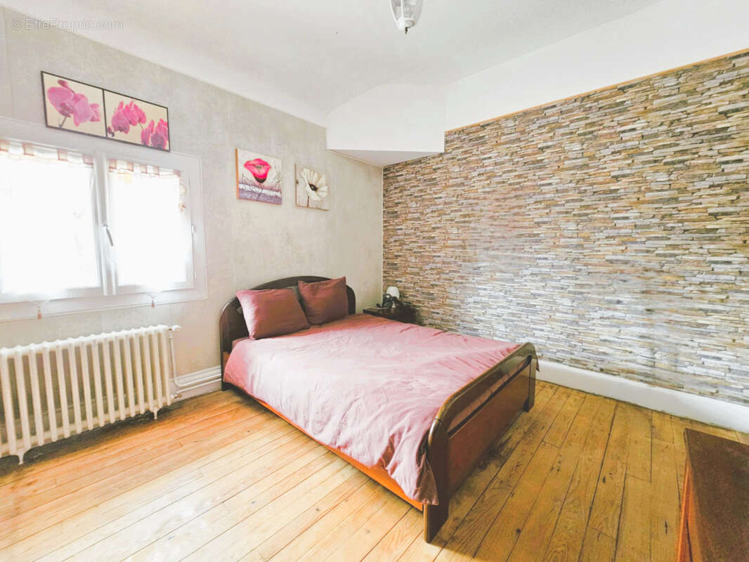 Maison à SAINTE-LIVRADE-SUR-LOT