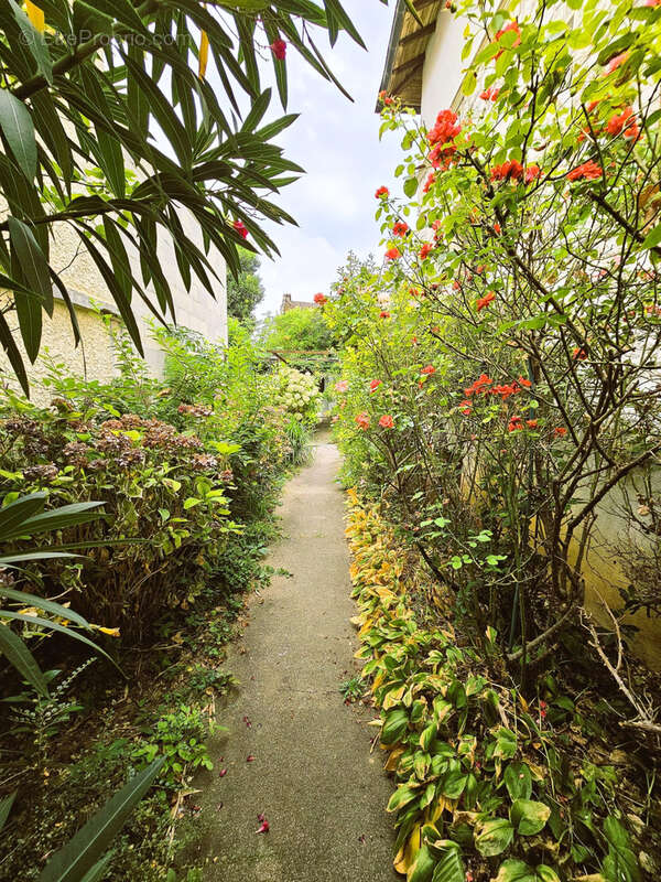 Maison à SAINTE-LIVRADE-SUR-LOT