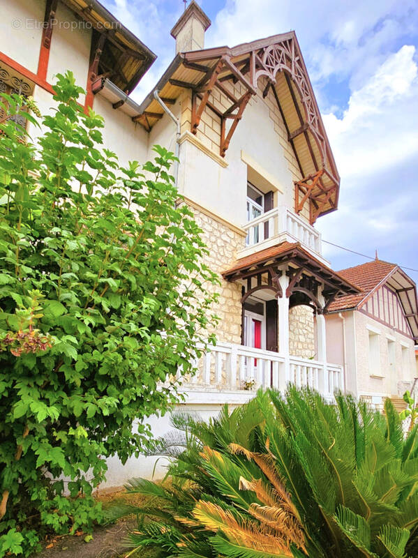 Maison à SAINTE-LIVRADE-SUR-LOT