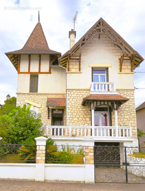 Maison à SAINTE-LIVRADE-SUR-LOT