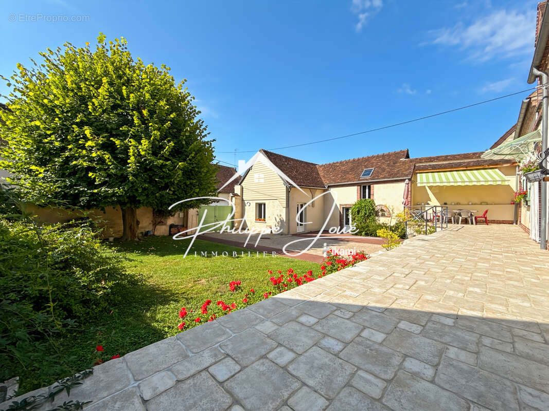 Maison à MALAY-LE-GRAND