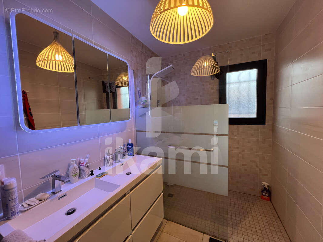 Maison à ROMANS-SUR-ISERE