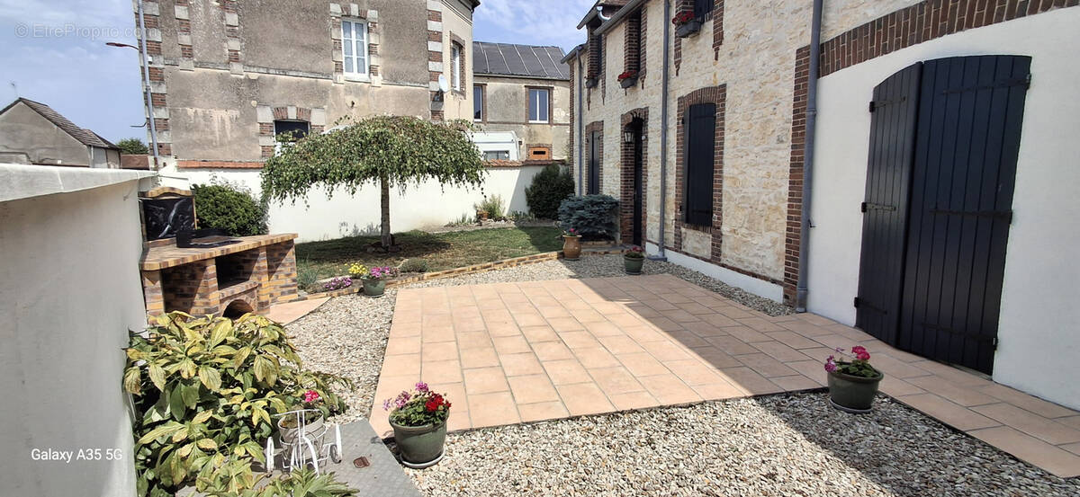 Maison à FLEURY-LA-VALLEE