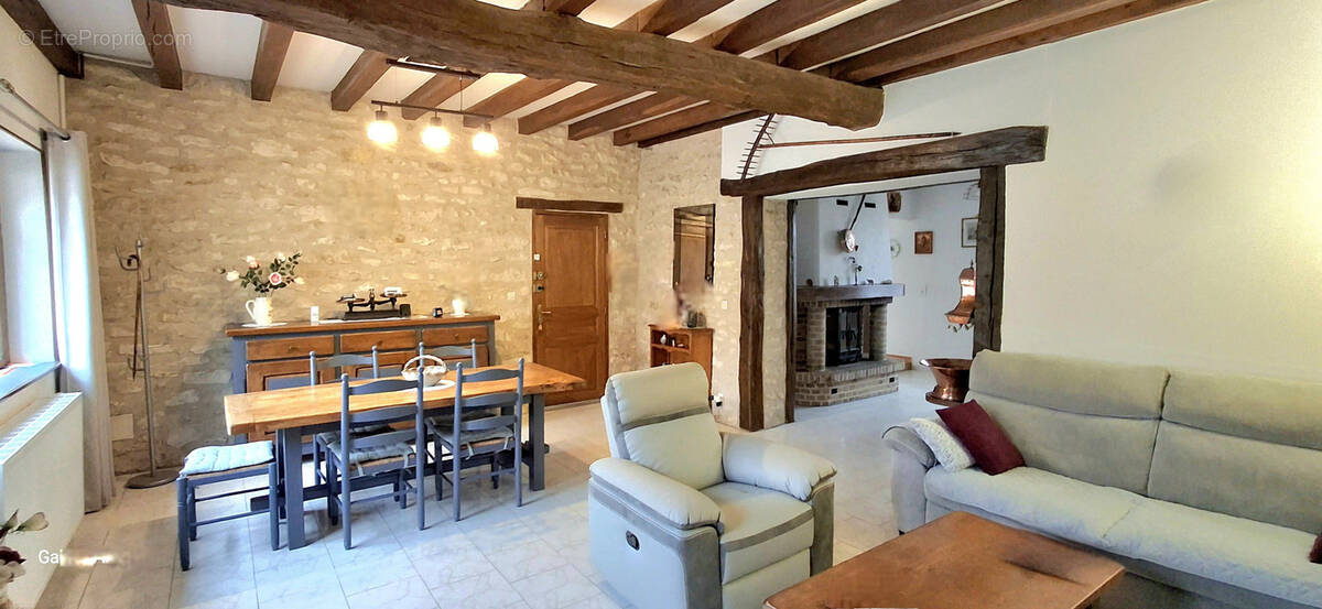 Maison à FLEURY-LA-VALLEE