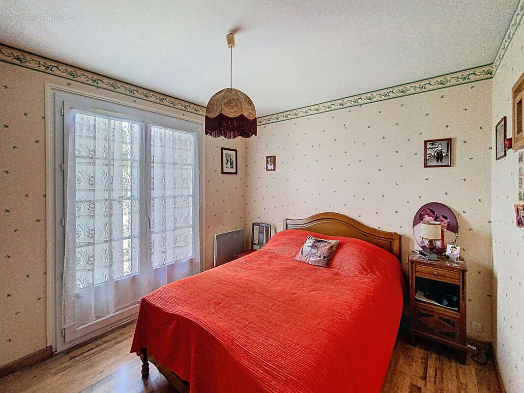 Maison à SAINT-YRIEIX-LA-PERCHE