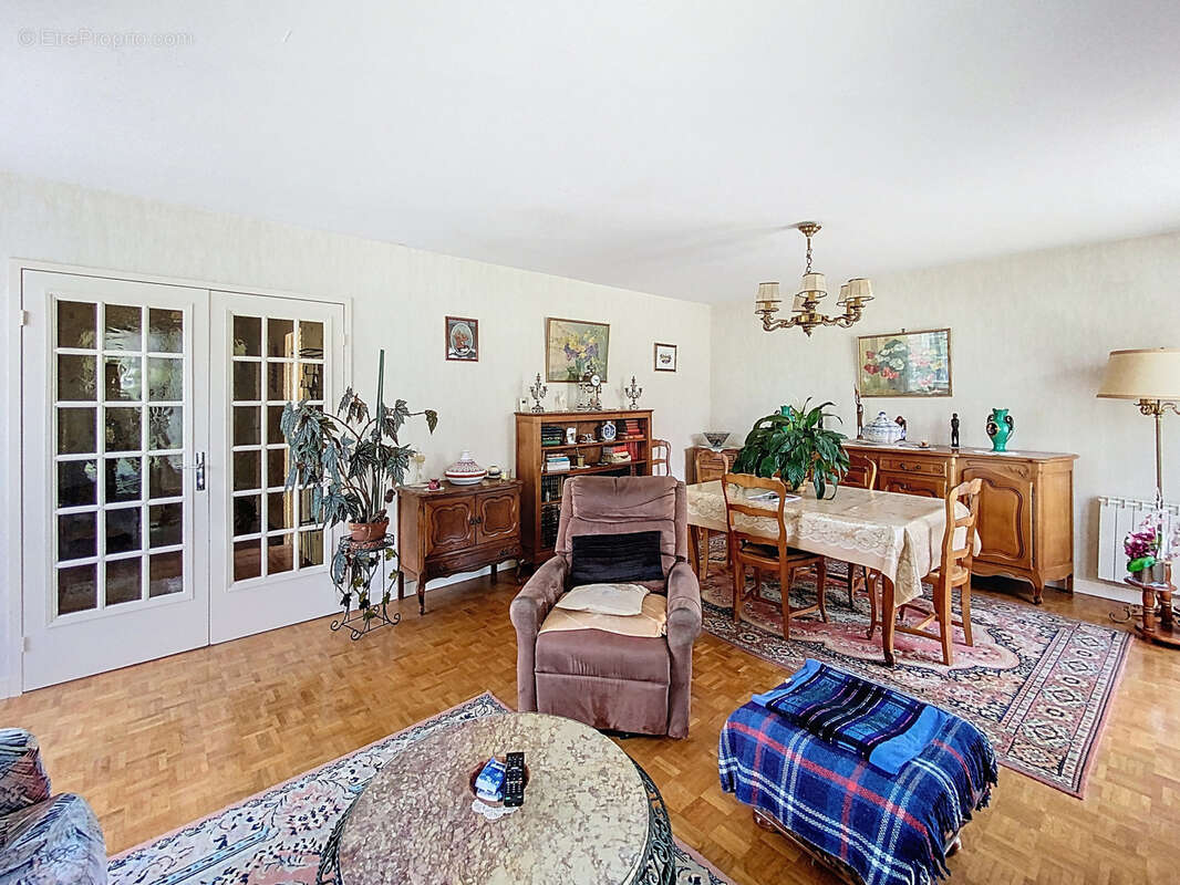 Maison à SAINT-YRIEIX-LA-PERCHE