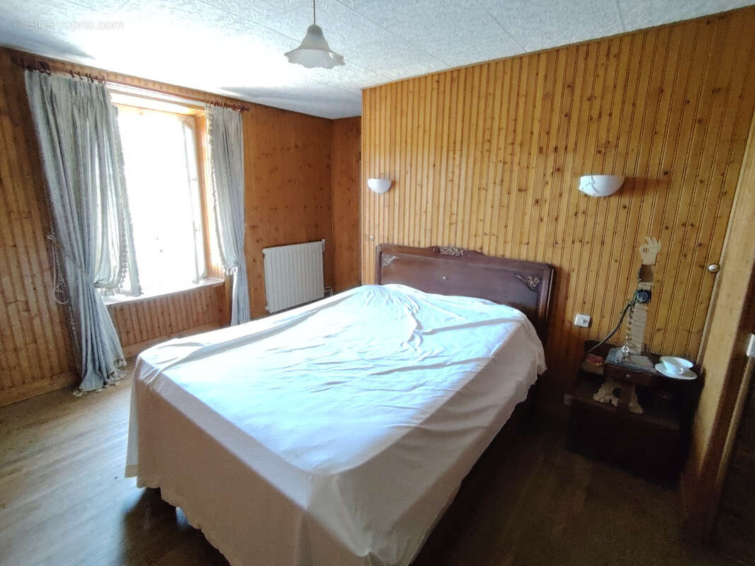 Maison à CHATEAU-CHERVIX