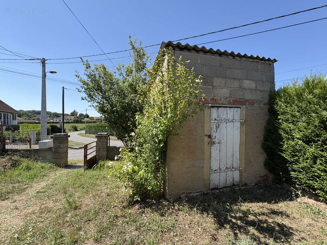 Maison à CERCY-LA-TOUR