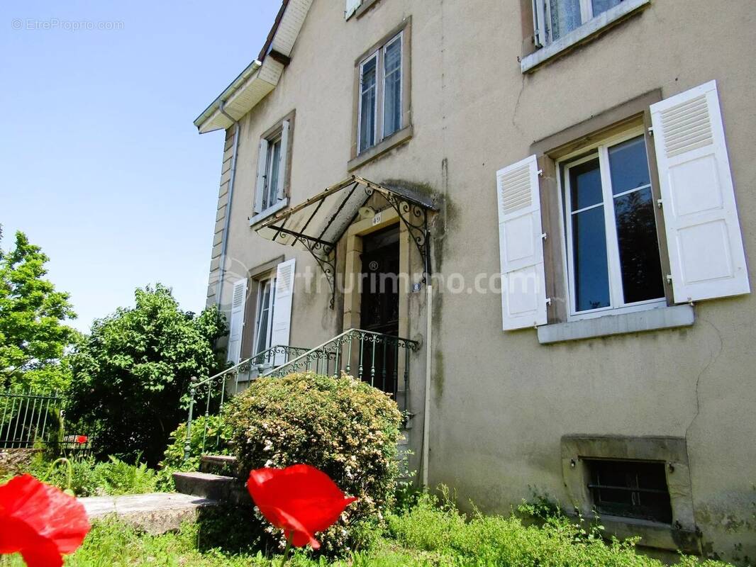Appartement à COLOMBIER-FONTAINE