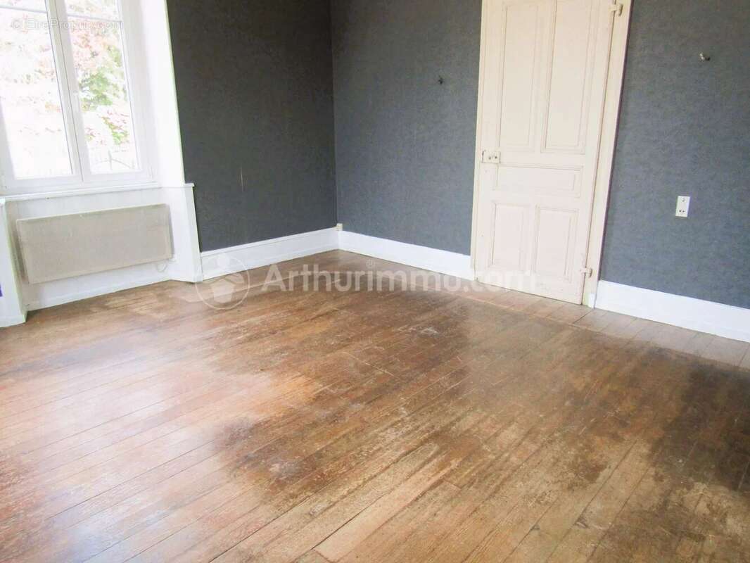 Appartement à COLOMBIER-FONTAINE