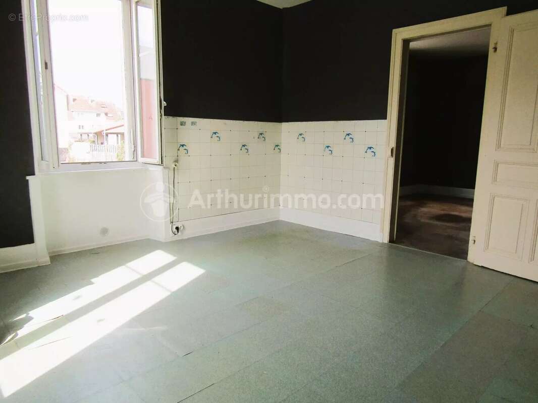 Appartement à COLOMBIER-FONTAINE