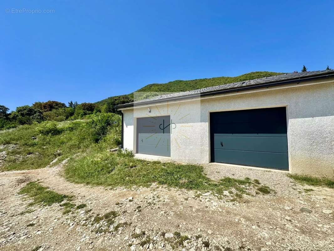 Maison à MONTELIMAR