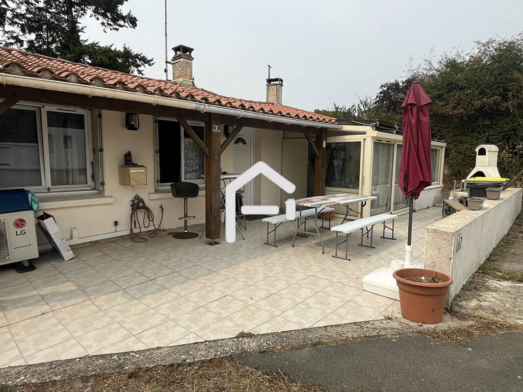 Maison à SAINT-VINCENT-SUR-GRAON