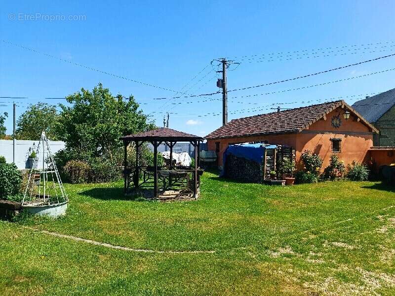 Maison à NONANCOURT