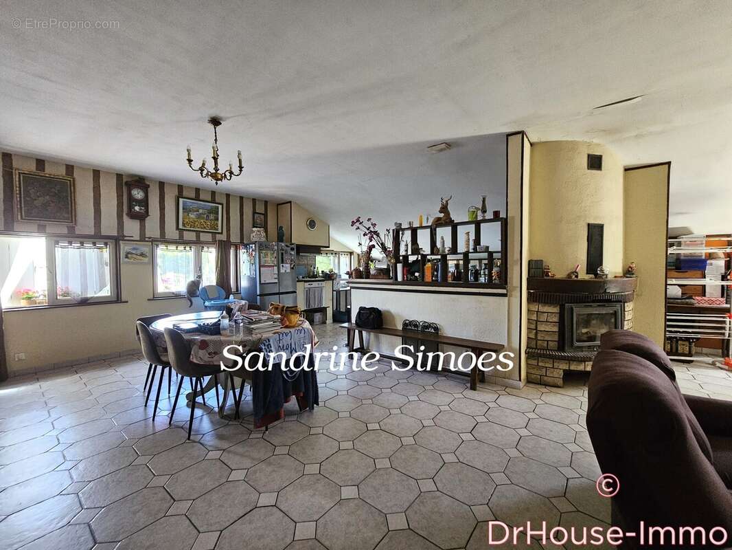 Commerce à MONTMORILLON