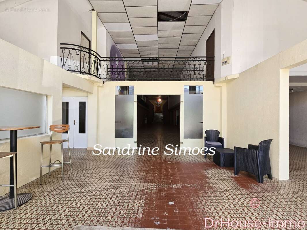 Commerce à MONTMORILLON