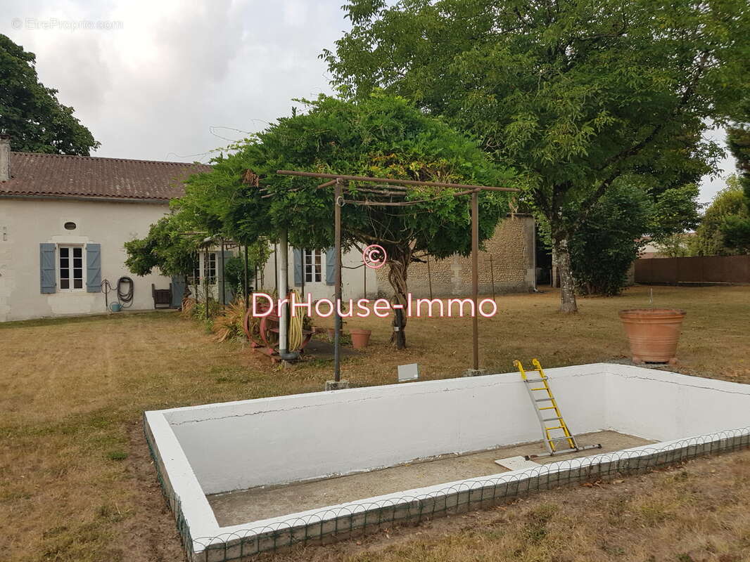 Maison à PETIT-BERSAC