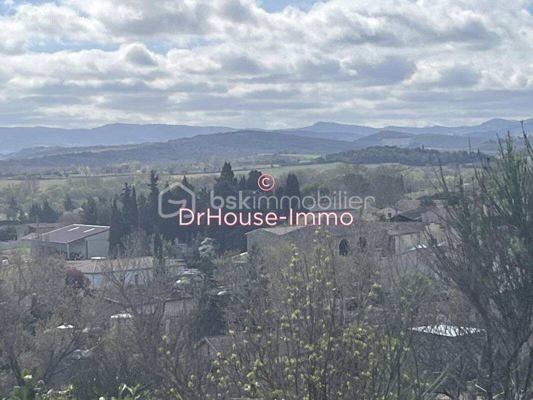 Terrain à SAINT-MARTIN-DE-VILLEREGLAN