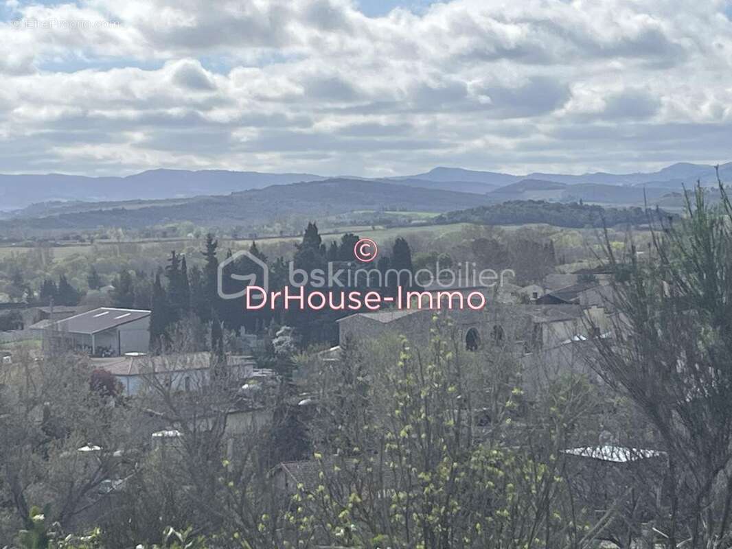 Terrain à SAINT-MARTIN-DE-VILLEREGLAN