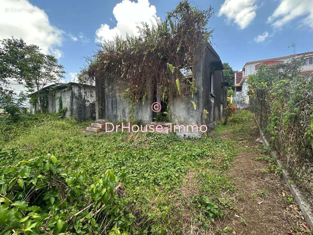 Terrain à LE LAMENTIN