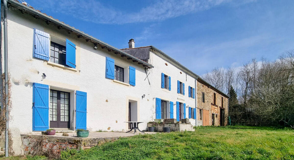 Facade sud - Maison à LABECEDE-LAURAGAIS