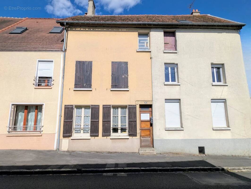 Maison à COULOMMIERS