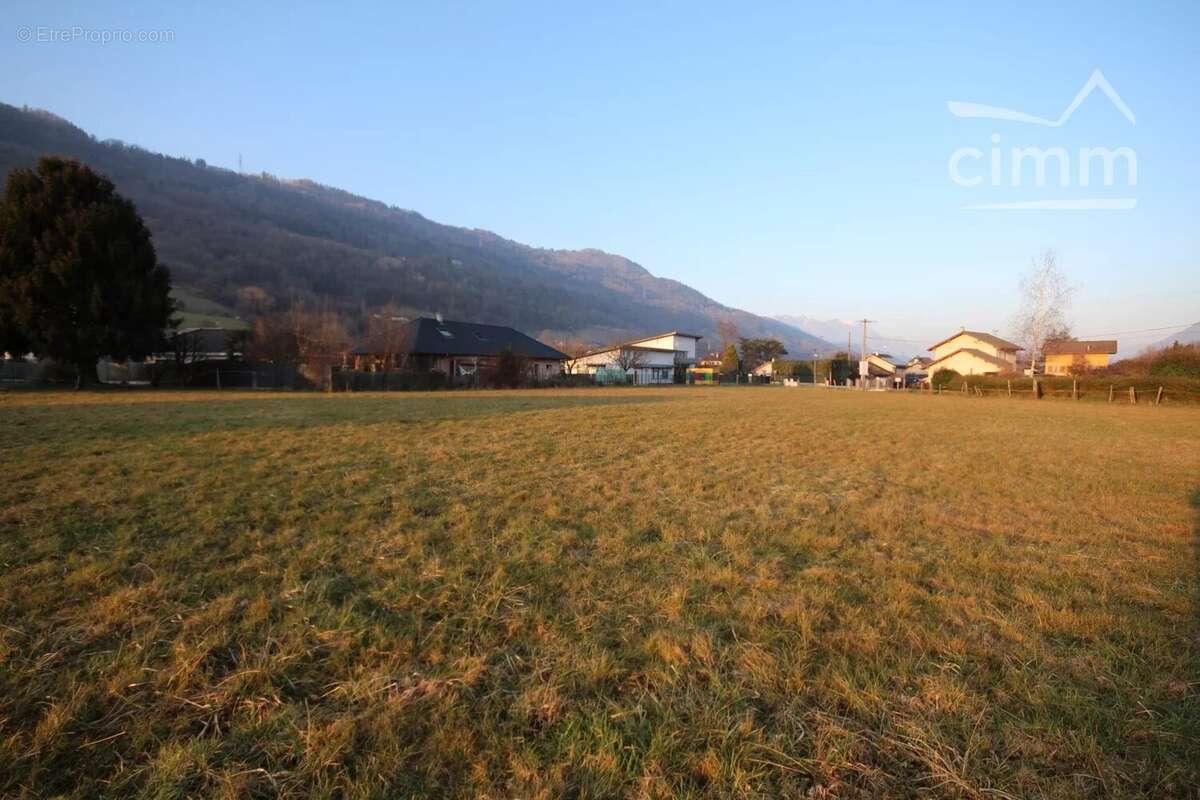 Terrain à LA ROCHETTE